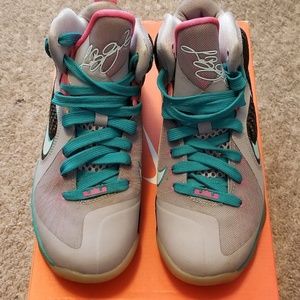 Nike Air Lebron 9 IX GS SOUTH BEACH 4Y 472664-006
